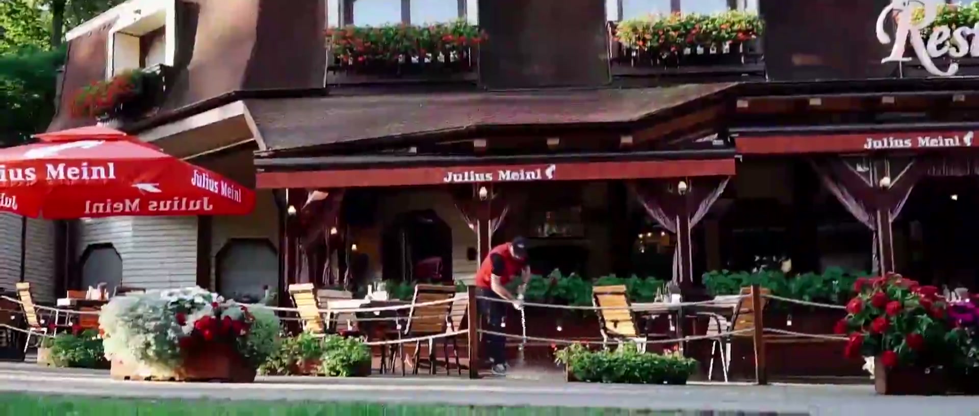 O privire în Restaurant Lyra